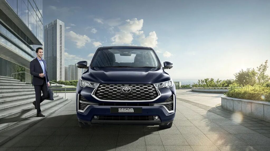 Toyota Innova Hycross